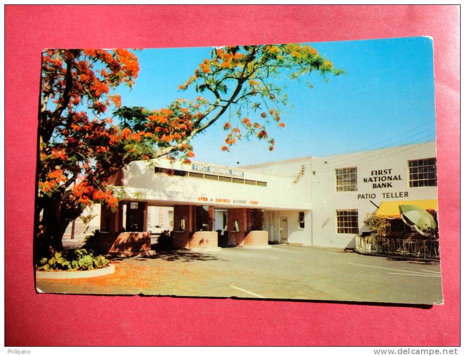 First National Bank Drive In & Patio Tellers --Florida > Fort Lauderdale  Early Chrome  - Ref  509 - Fort Lauderdale