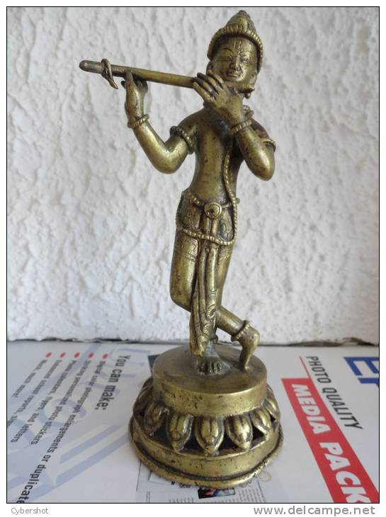 SCULPTURE KRISHNA PLAYING THE FLUTTE - Arte Asiatica