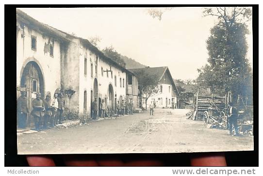 88 LUSSE / ( Des Soldats Dans Une Rue ) / CARTE PHOTO RARE - Other & Unclassified