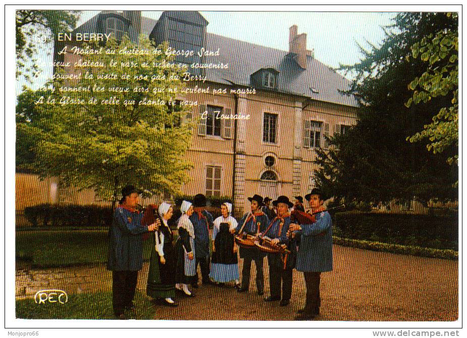 CPM Du Groupe Folklorique LES GAS DU BERRY De Noyant   Château De Georges Sand - Music