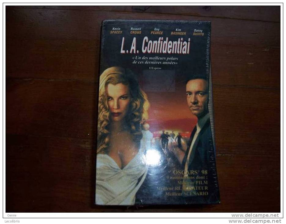 L.A. CONFIDENTIAL +  PLAYBACK     °°  COFFRET DE  2  CASSETTES   VIDEO  NEUVES EMBALLEES - Konvolute