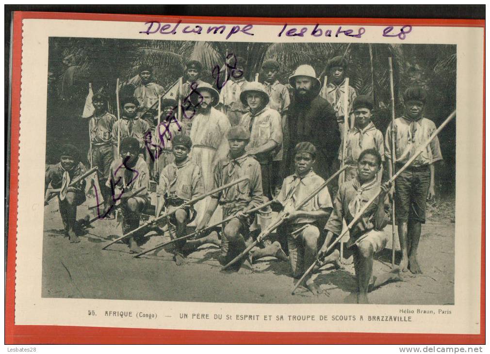 CPA  AFRIQUE CONGO- Un Père Du St-Esprit &amp; Troupe De Scouts .1927-Scènes &amp; Types-AVRIL 2 SUP -2012 -0501 - Brazzaville