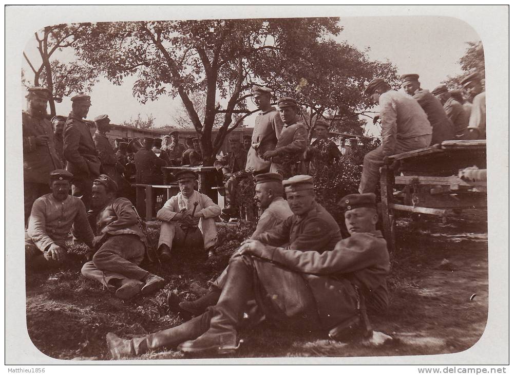 Photo VIGNEULLES-LES-HATTONCHATEL - Soldats Allemands Au Repos, Fanfare (A2, Ww1, Wk1) - Vigneulles Les Hattonchatel