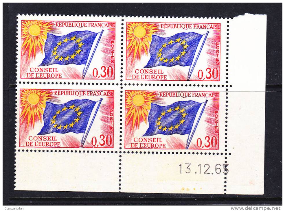 FRANCE SERVICE CONSEIL DE L'EUROPE  N° 30 30C BLEU JAUNE ET ROUGE DRAPEAU COIN DATE DU 13.12.1963** - 1960-1969