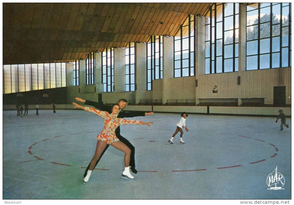 PATINOIRE DU CENTRE OLYMPIQUE DE FONT ROMEU   ARCHITECTE MR TAILLIBERT - Eiskunstlauf