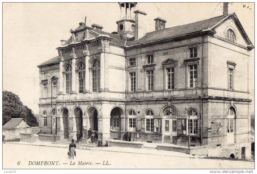 61 DOMFRONT - La Mairie - Domfront
