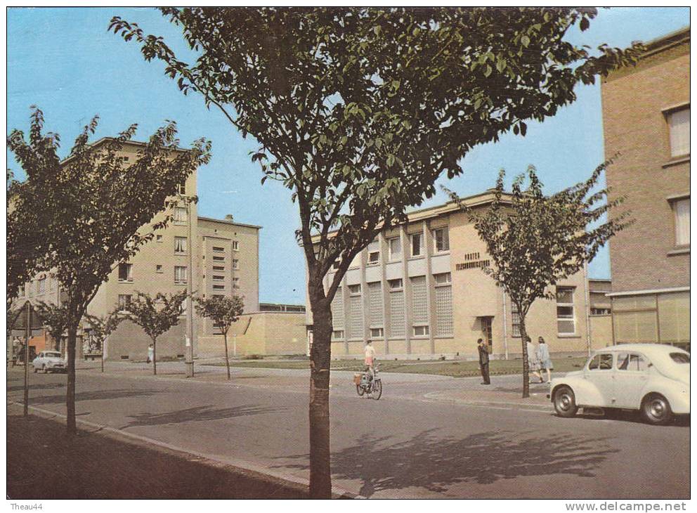 ¤¤  4 - LOMME -  Les P.T.T. - Voiture Renault 4ch    ¤¤ - Lomme