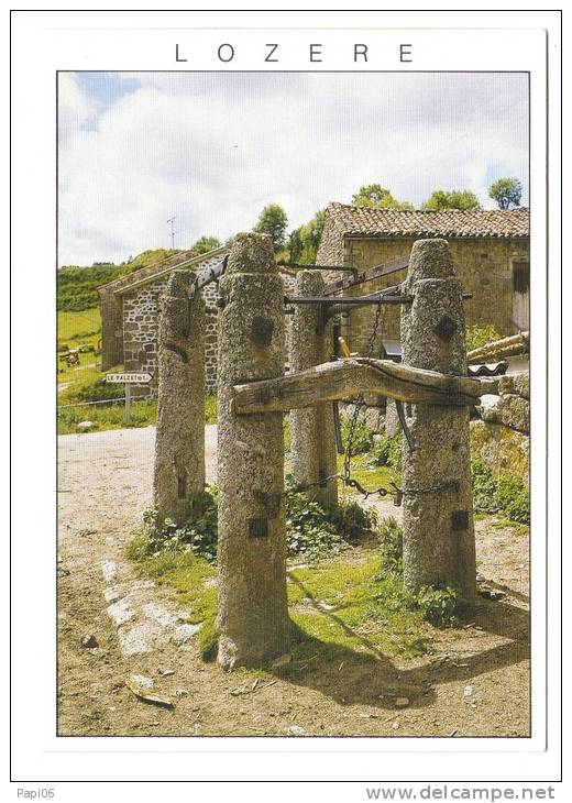 48.- Sur Les Monts De La Margeride, Ancien Métier à Ferrer Les Boeufs, En Granit - Altri & Non Classificati