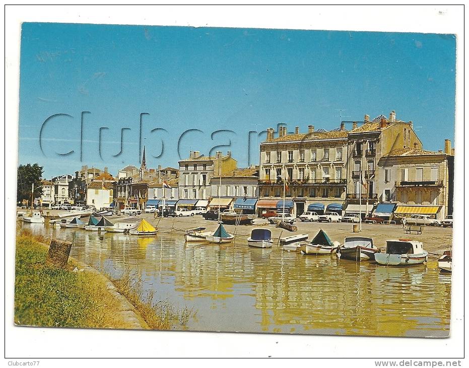 Blaye (33) : Les Magasins Des Quais En 1970 (animée). - Blaye