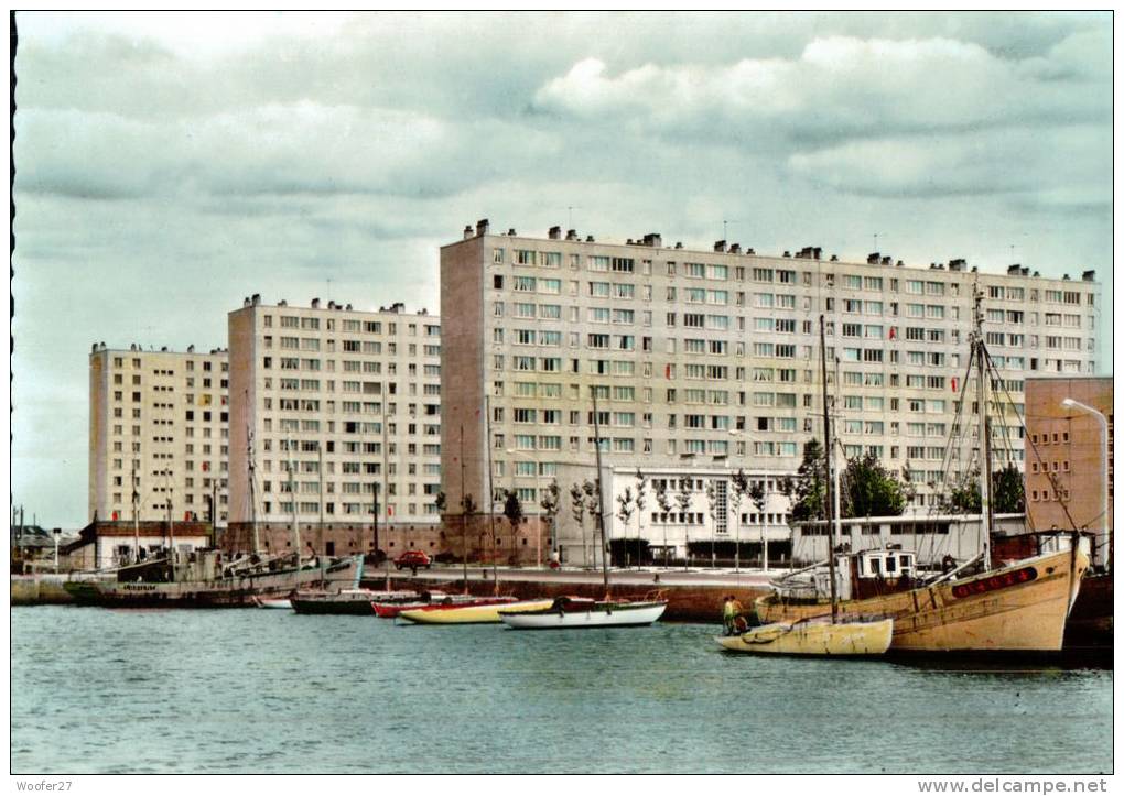 CPSM LORIENT  ,   Le Bassin à Flot, Séparé Du Port De Commerce - Lorient