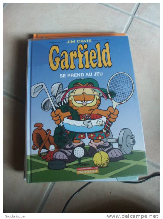 GARFIELD T24 GARFIELD SE PREND AU JEU      JIM DAVIS - Garfield