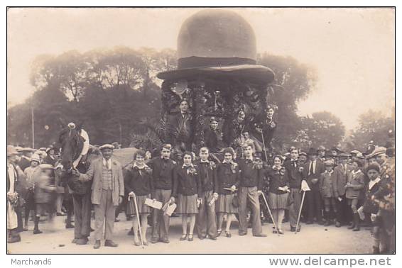 LUCON CARTE PHOTO FETE ATTELAGE CHEVAL AVEC CHAPEAU MELON SUR LA VOITURE - Lucon