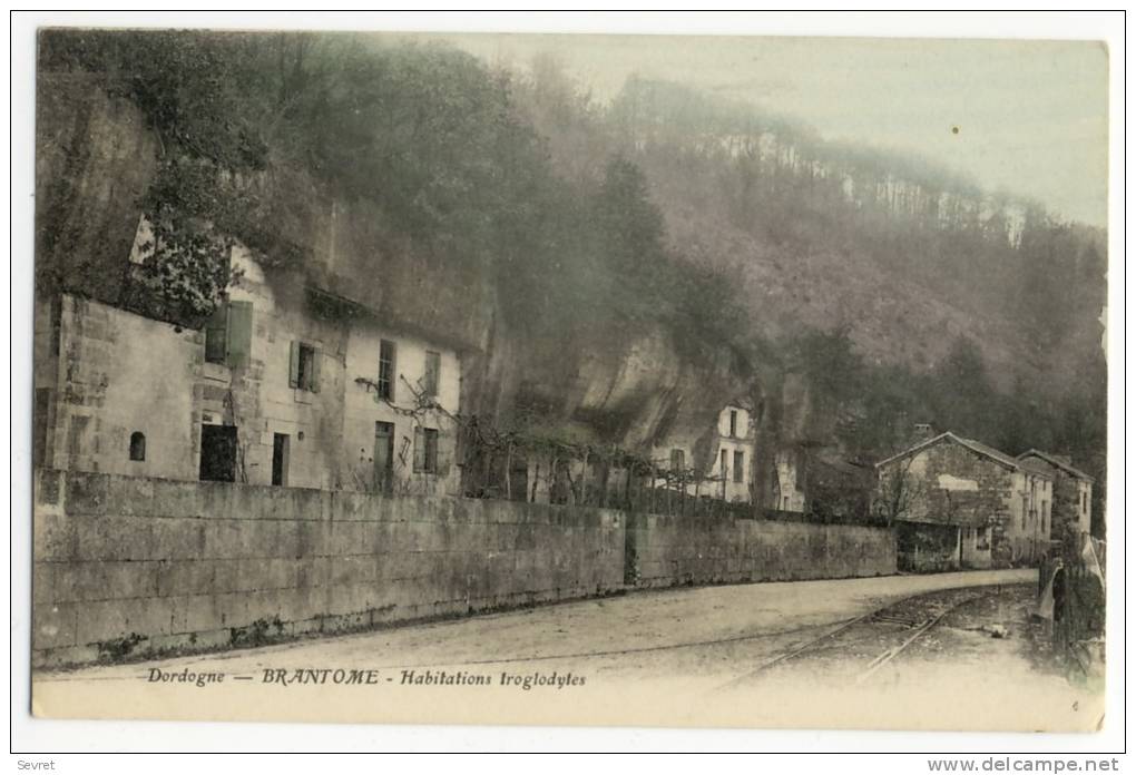 BRANTOME. -  Habitations Troglodytes - Brantome