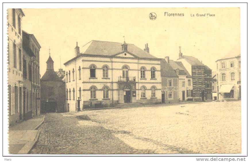 FLORENNES - Grand'Place (Y42)hon - Florennes