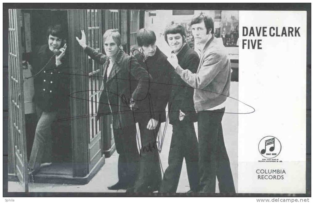 Dave Clark Five – Signed 6” X 3½” Photo, Possibly Secretarial Autograph; A Crease Near Bottom Left Corner - Autres & Non Classés