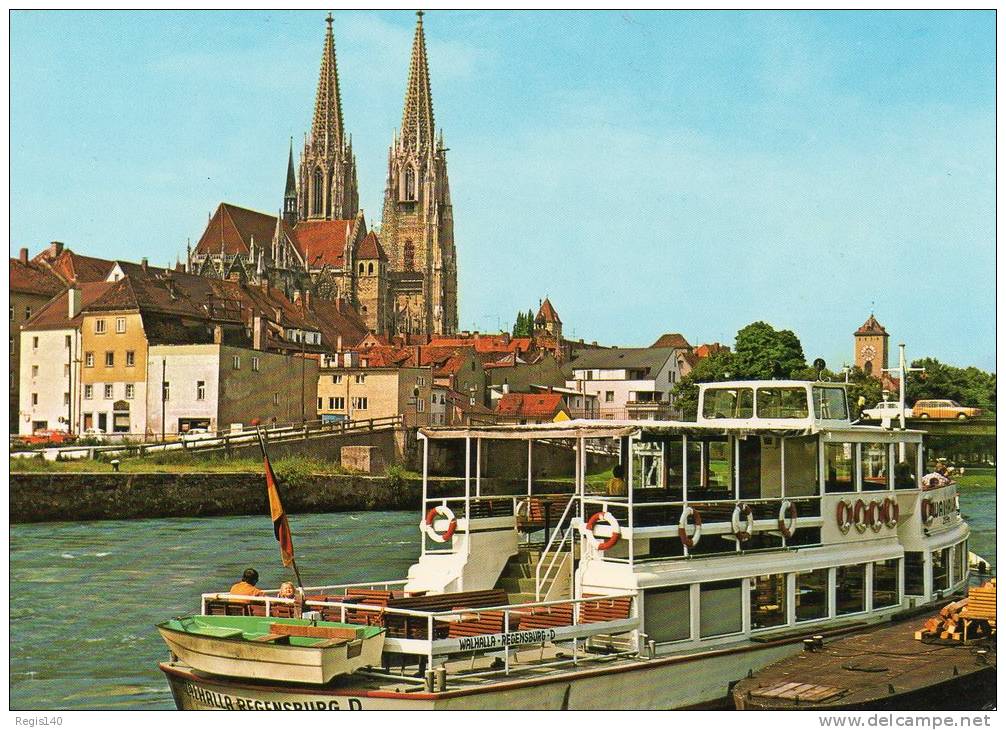 Regensburg / Donau - Donauhafen Mit Blick Auf Dom St Peter - Regensburg