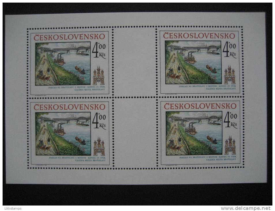 CZECHOSLOVAKIA  1982   HISTORIC  BRATISLAVA  6th  SERIES    SHEETLET - Neufs