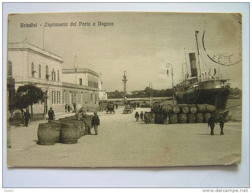 Cpa, Très Belle Vue Animée, Brindisi, Capitaneria Del Porto E Dogana - Brindisi