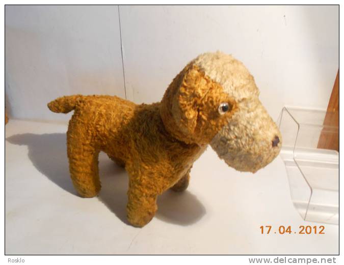 JOUET ANCIEN / CHIEN EN PELUCHE LONG 33 CM / DANS L ETAT - Plüschtiere