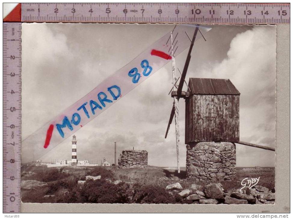 OUESSANT (Finistère) - Vieux Moulins, Phare Du Créac´h - Carte Dentelée - Ouessant