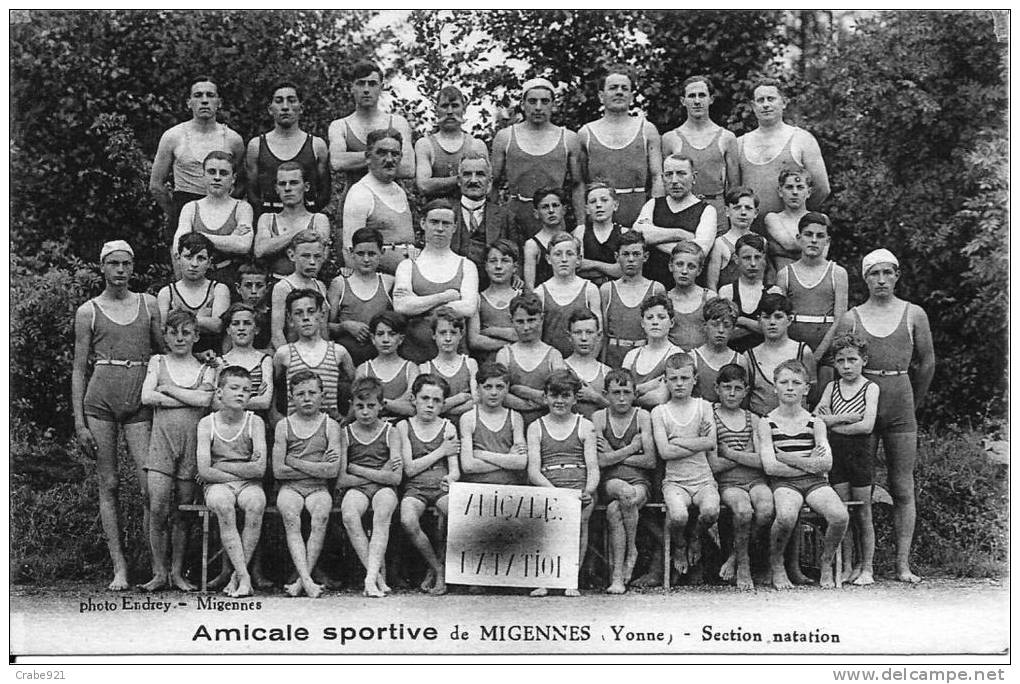 89 MIGENNES  AMICALE SPORTIVE SECTION NATATION  PHOTO DE GROUPE  TRES ANIMEE - Natation