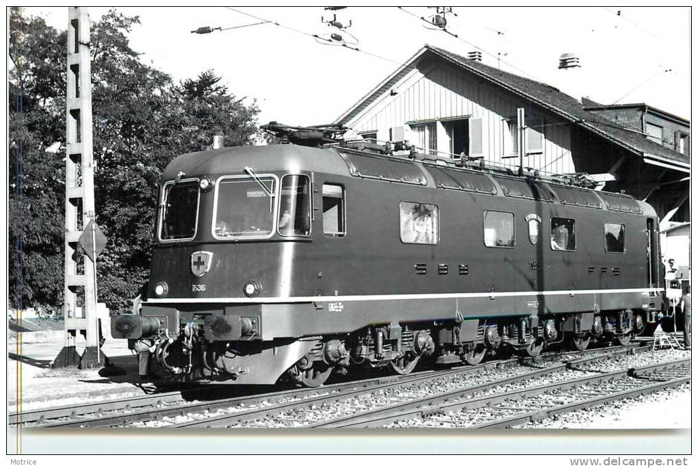 CHEMINS DE FER SUISSE  - Train Re 11636 à Bülach (photo En 1976  Format Carte Ancienne) - Bülach