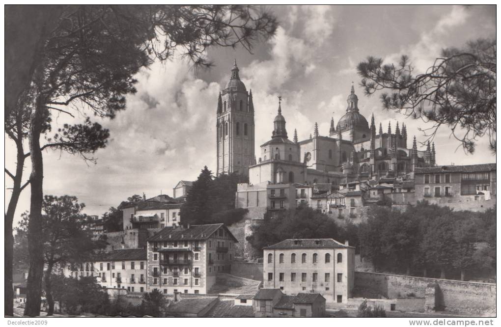 B70051 The Cathedral Segovia   Perfect   Shape - Segovia