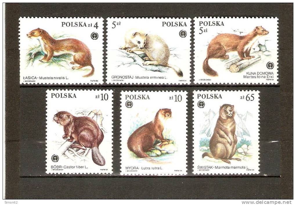 ANIMAUX A FOURRURE TIMBRES NEUFS XX - Nager