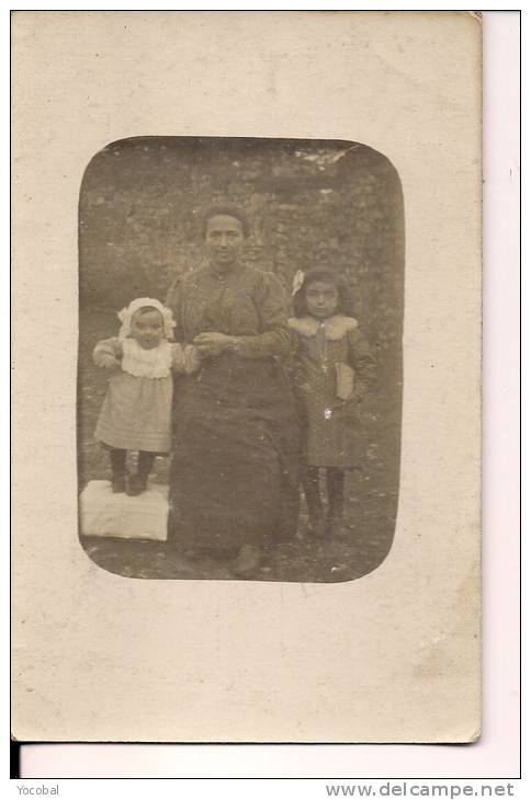 ###CPA, Photo D'une Femme Et Deux Enfants, Anonymes, à Identifier, Vierge - Autres & Non Classés