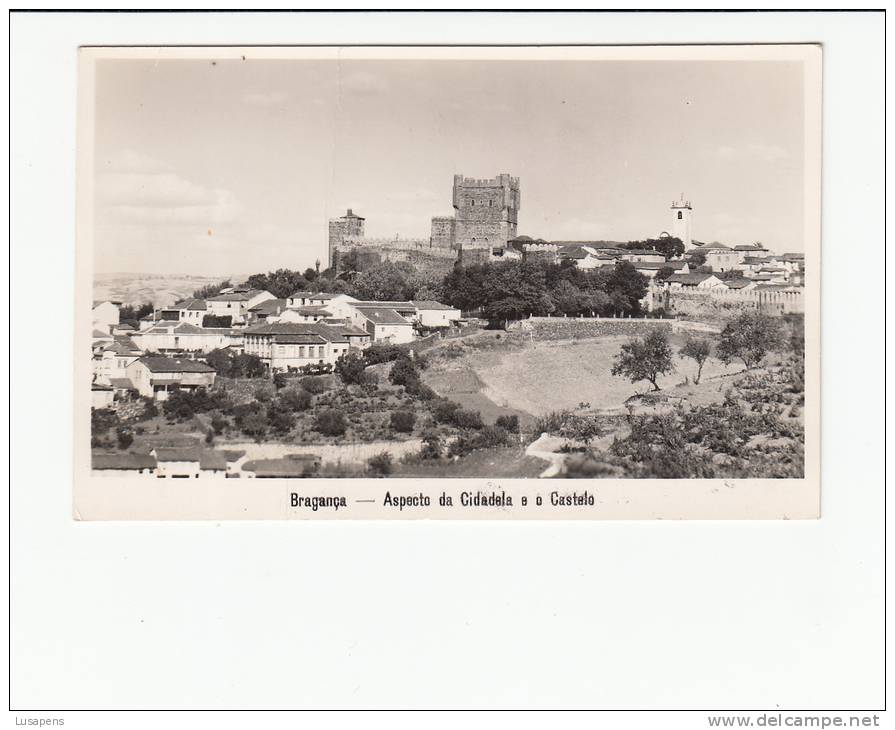 PORTUGAL - BRAGANÇA - [#026] -  ASPECTO DA CIDADELA E O CASTELO - Bragança