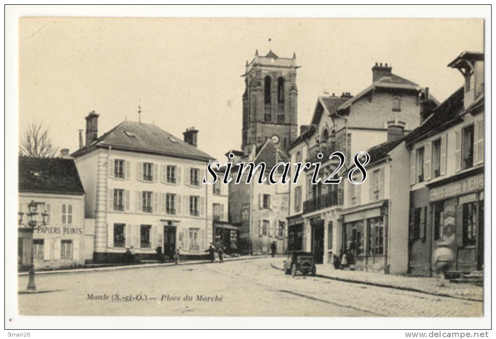 MAULE - PLACE DU MARCHE - Maule