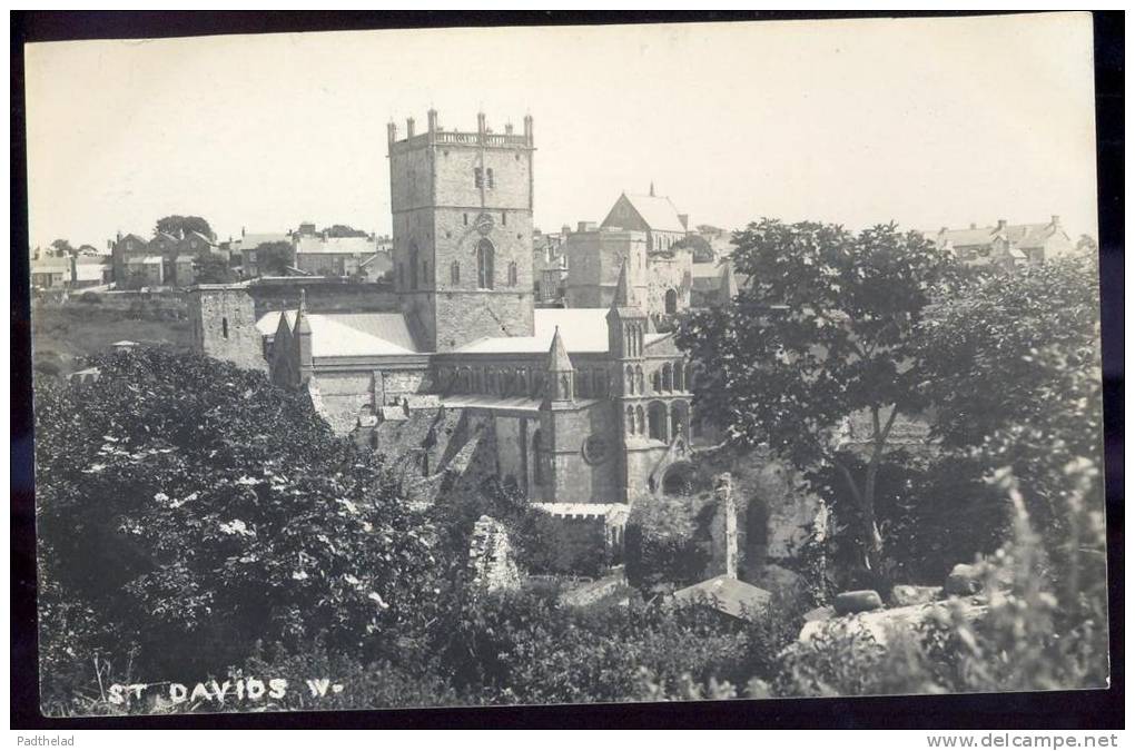 2 POSTCARDS WALES ST DAVIDS CHURCH CATHEDRAL 1936 - Glamorgan