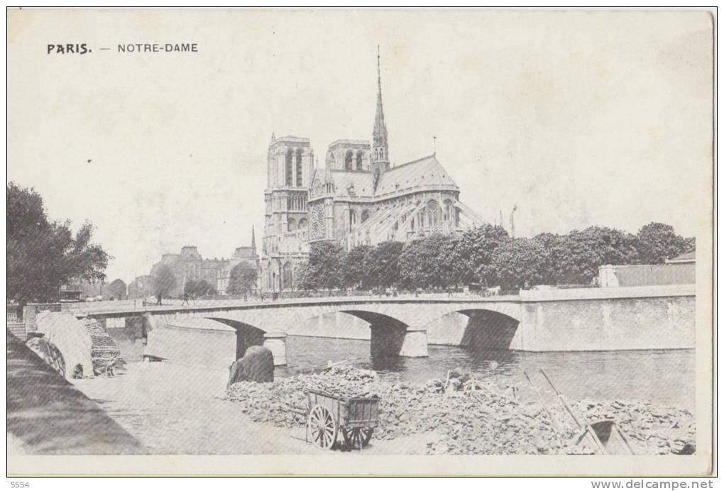 Cpa 75 Paris Les Bords De La Seine ( Travaux) - La Seine Et Ses Bords