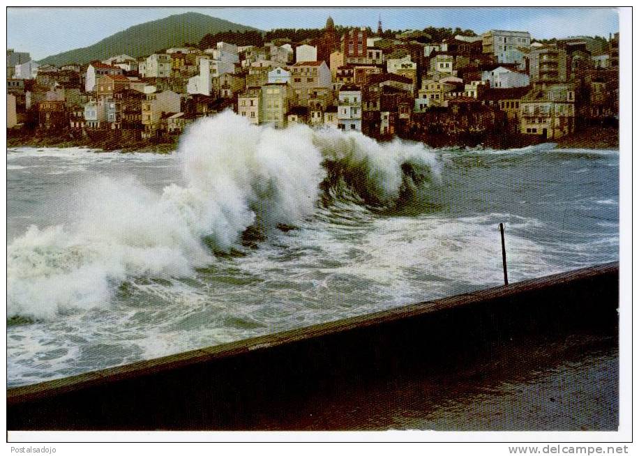 (834) GALICIA . ROMPEOLAS EN LA COSTA - Autres & Non Classés