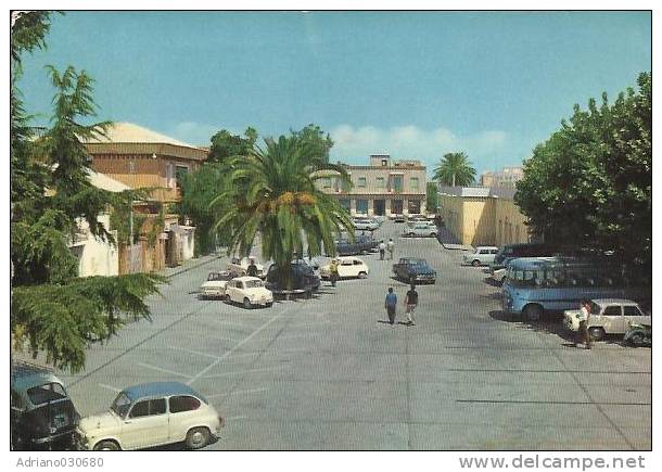 VECCHIA  CARTOLINA DI  GIOIA TAURO PIAZZA MARCONI STAZIONE SI VEDE ALFA ROMEO FIAT E BUS AUTOBUS - Reggio Calabria