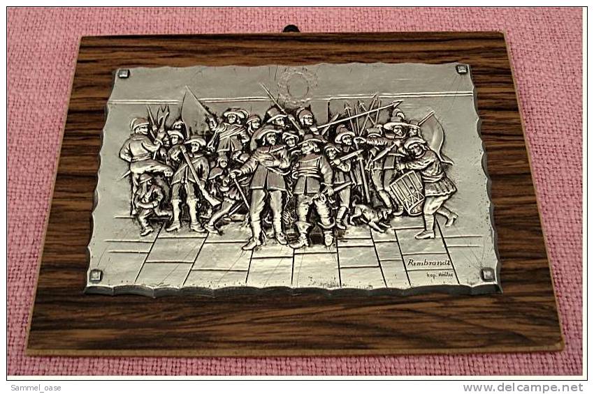 Kleines Zinnbildchen  -  Motiv Rembrandt  "The Night Watch"  Auf Holzfaser Ca. 19 X 14,5 Cm - Zinn