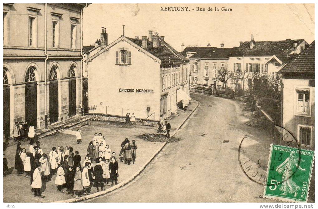 XERTIGNY Rue De La Gare Petite Déchirure Cf Scan - Xertigny