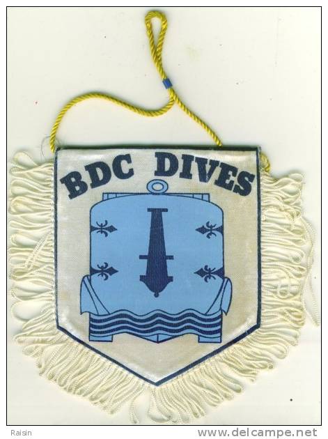 B D C Dives Ecusson Tissu Soyeux  Bâtiment Débarquement De Chars  TBE - Ecussons Tissu