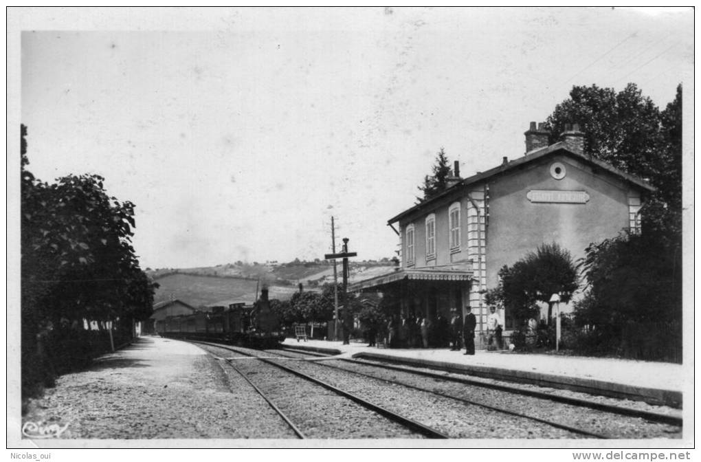 CPSM   CHATEL CENSOIR    La Gare - Autres & Non Classés