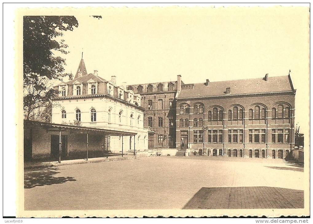 BINCHE COLLEGE N.D DE BON SECOURS LA COUR DE RECREATION - Binche