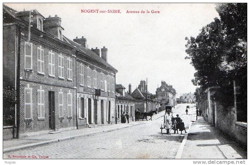 NOGENT SUR SEINE - L'AVENUE DE LA GARE - TRES BELLE CARTE ANIMEE AVEC ATTELAGES -  TOP !!! - Nogent-sur-Seine