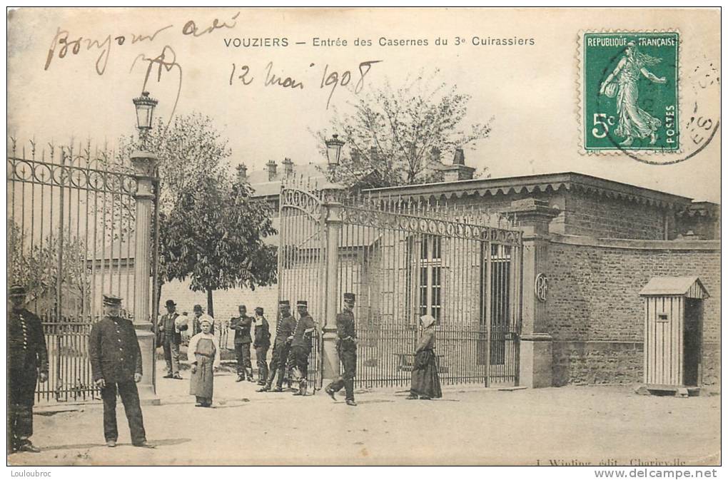 08  VOUZIERS ENTREE DES CASERNES DU 3e CUIRASSIERS - Vouziers