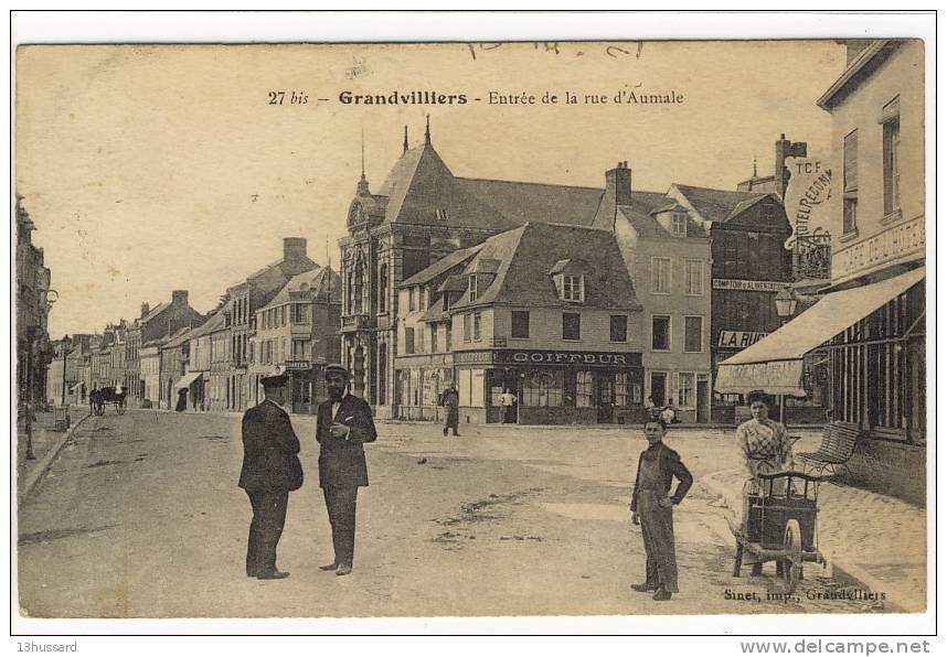 Carte Postale Ancienne Grandvilliers - Entrée De La Rue D'Aumale - Grandvilliers