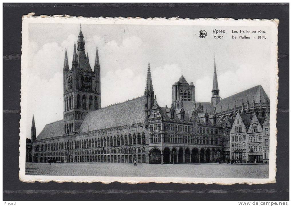 28668      Belgio,    Ypres,  Les  Halles  En  1914,  VG  1951 - Ieper