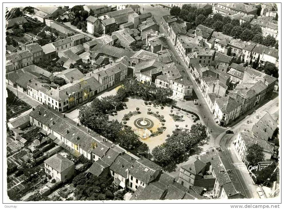 VILLENEUVE SUR LOT PLACE DE L'EGALITE MONUMENT ROBERT DE LA MYRE - Villeneuve Sur Lot