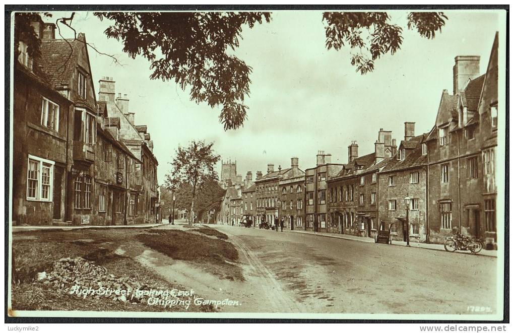 "High Street Looking East, Chipping Campden",  Real Photo-postacrd,  C1920.                     G-48 - Altri & Non Classificati