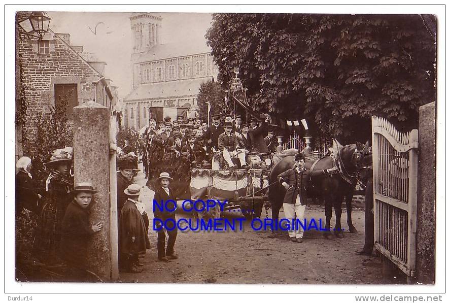 ATHIS (Orne )  Carte Photo.... Défilé De Char... ( Carte Animée...) - Athis De L'Orne