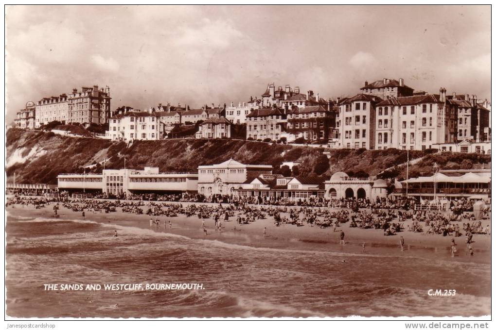 REAL PHOTOTGRAPHIC POSTCARD - THE SANDS AND WESTCLIFF  - BOURNEMOUTH - Bournemouth (until 1972)
