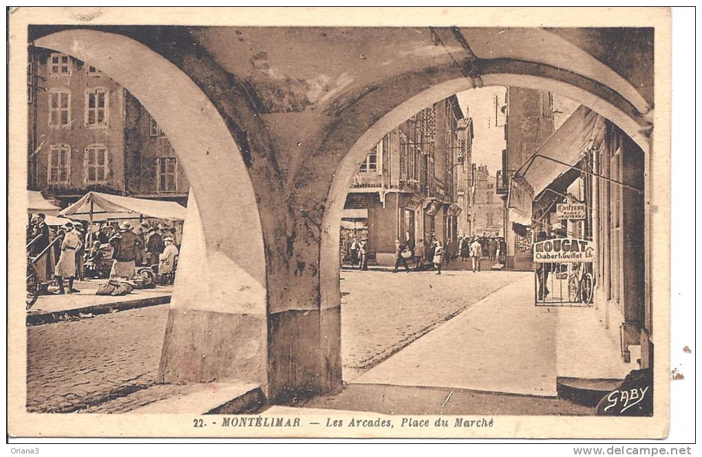 --26---MONTELIMAR --- LES ARCADES,  PLACE DU MARCHE -- - Montelimar