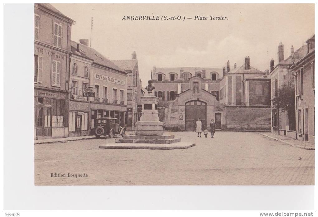 ANGERVILLE - Place Tessier - Angerville
